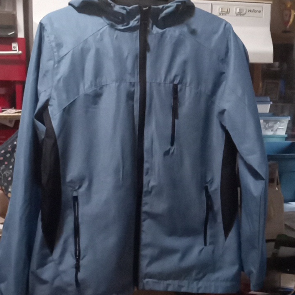 Woman's HG Medium Summer/Fall Windbreaker/Rain Jacket, like new!!